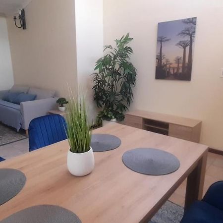 Impala Suite -Entire Unit- 2 Bedroom With 1 Ensuite Bathroom Ladysmith Bagian luar foto