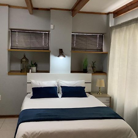Impala Suite -Entire Unit- 2 Bedroom With 1 Ensuite Bathroom Ladysmith Bagian luar foto