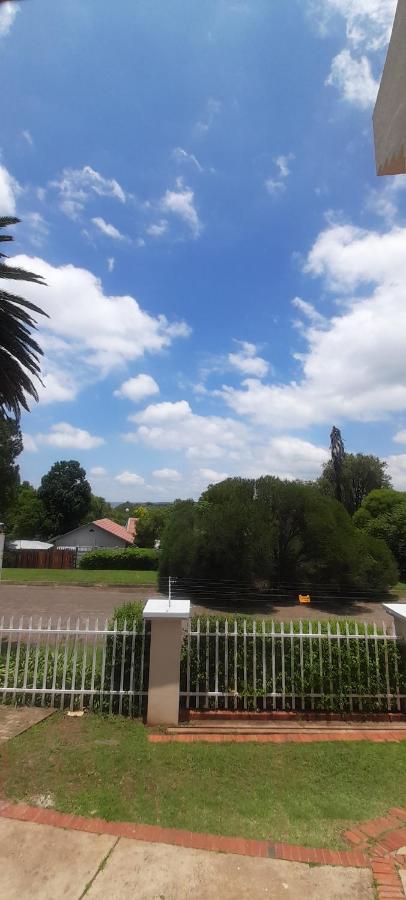 Impala Suite -Entire Unit- 2 Bedroom With 1 Ensuite Bathroom Ladysmith Bagian luar foto