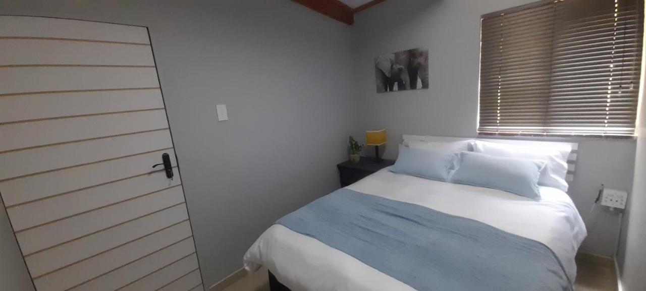 Impala Suite -Entire Unit- 2 Bedroom With 1 Ensuite Bathroom Ladysmith Bagian luar foto
